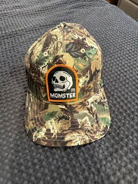 Momster hat